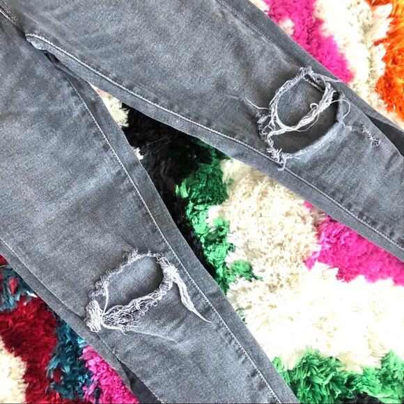 BDG Twig High Rise Cropped Two Tone Black Jeans - Picture 9 of 15